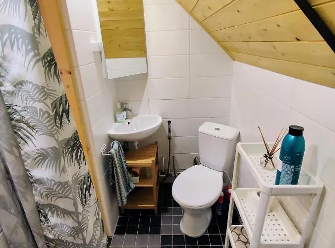 Self Check-in Attic Next To Hiking Trails *